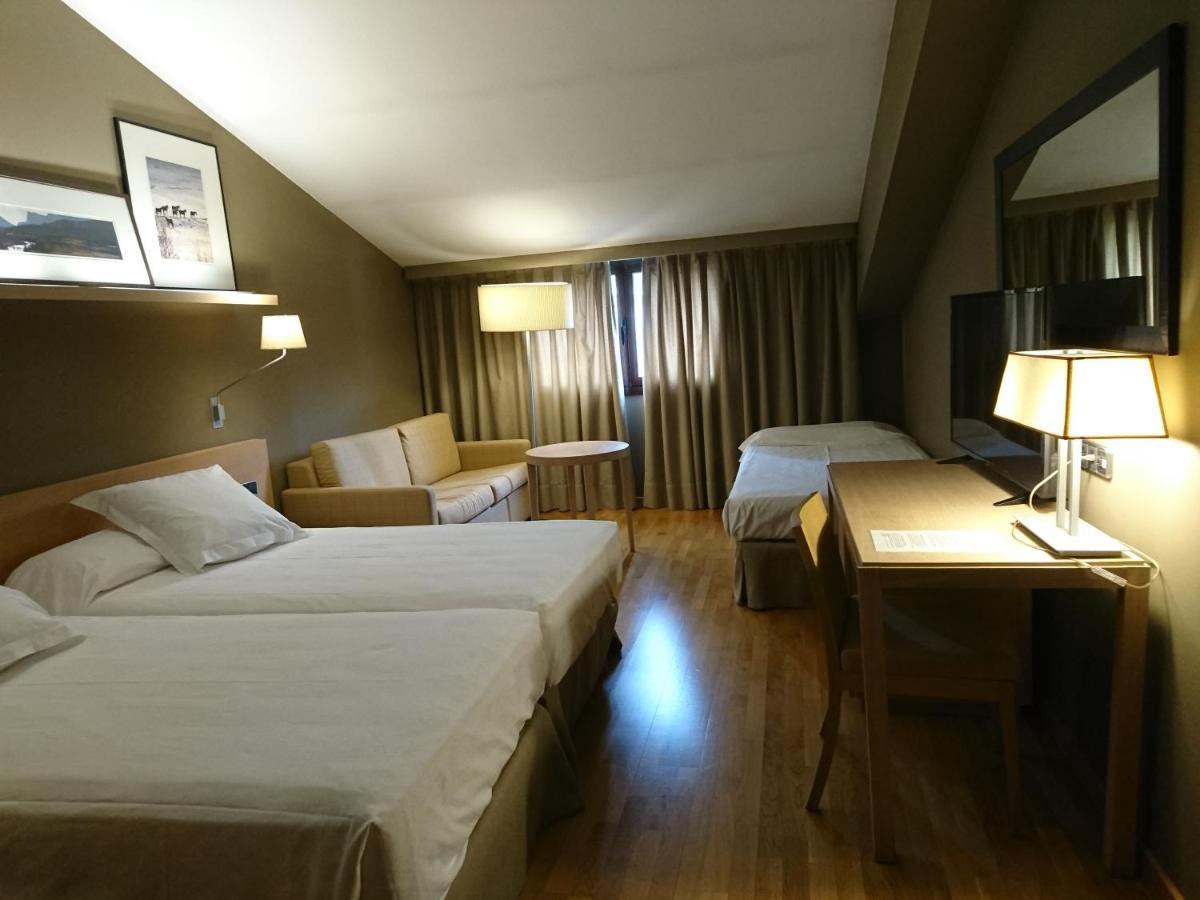 Parador De La Seu D'Urgell Dış mekan fotoğraf